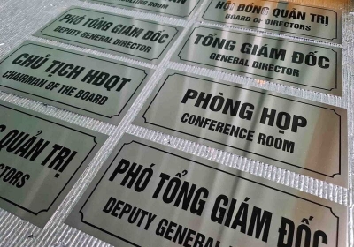 Mẫu bảng tên phòng ban Mica, Inox, Alu Đẹp – Thiết Kế & Thi Công Trọn Gói