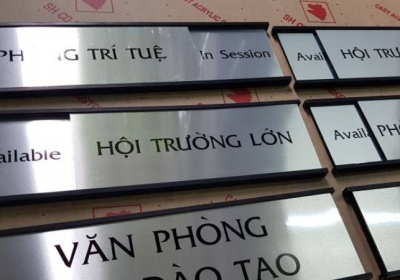 Bảng tên phòng ban – Chi tiết nhỏ làm nên sự chuyên nghiệp lớn