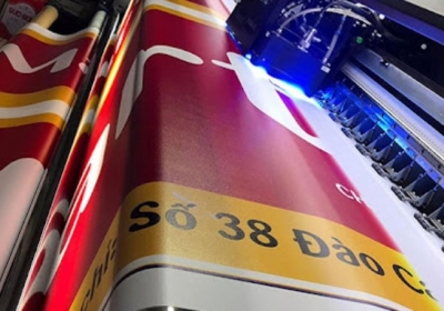 In UV trên bạt: So sánh các loại và gợi ý  địa chỉ in uy tín