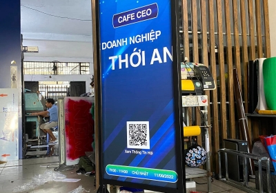 Địa chỉ thiết kế standee chân sắt ngoài trời Quận 1 giá rẻ