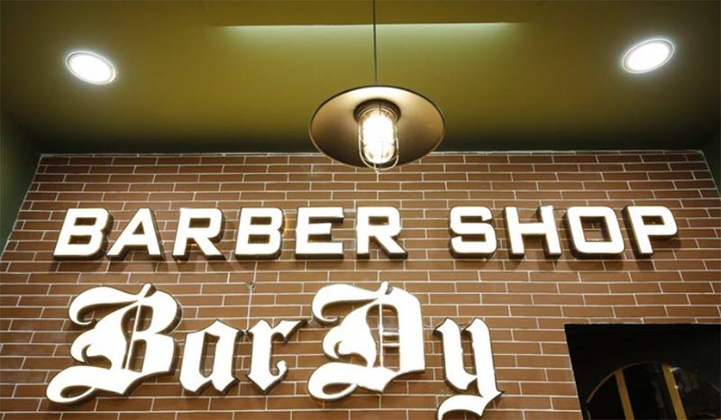 bảng hiệu barber shop