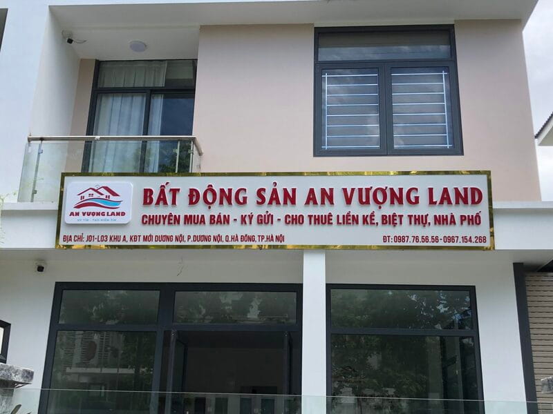 Bảng hiệu công ty bất động sản