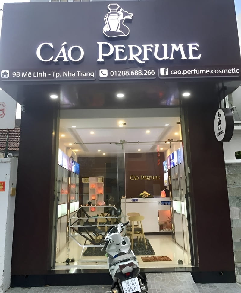 Bảng hiệu cửa hàng nước hoa