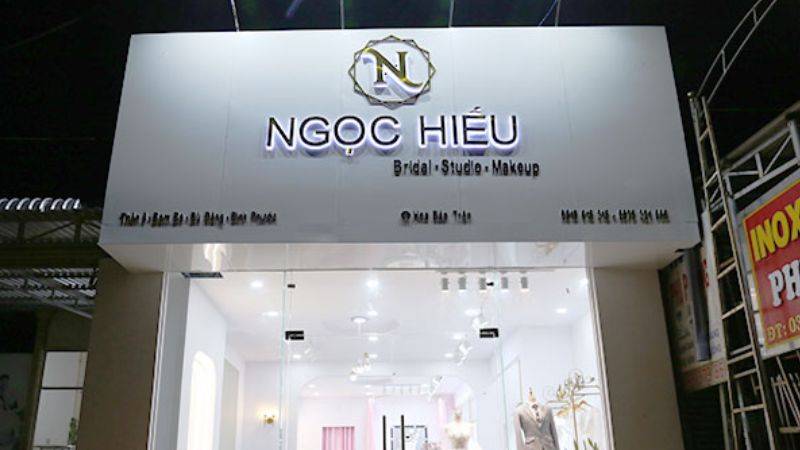 bảng hiệu studio