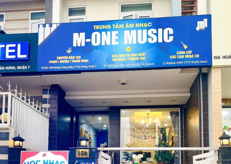 bảng hiệu trung tâm âm nhạc