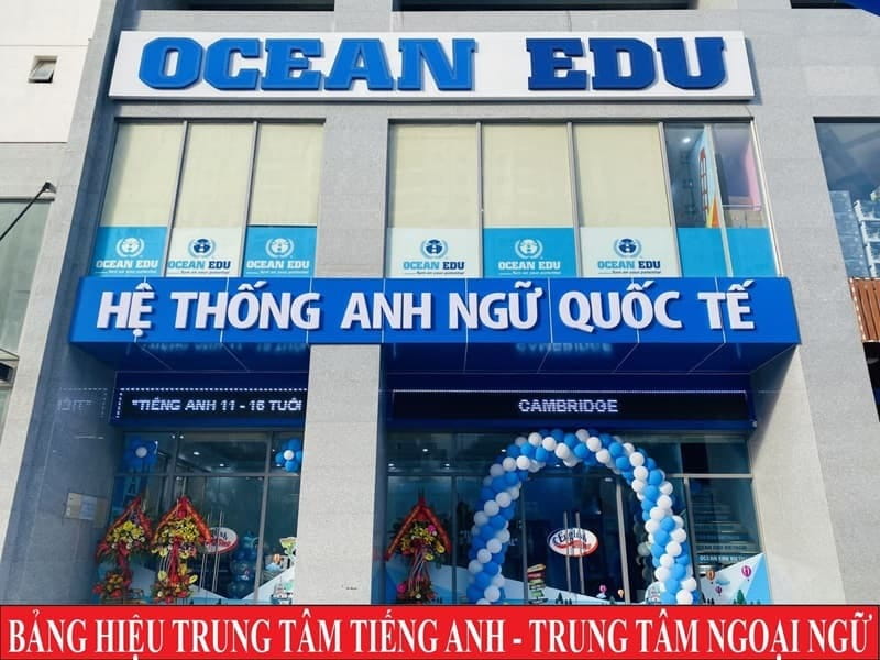 bảng hiệu trung tâm tiếng anh