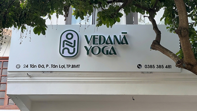 Bảng hiệu yoga
