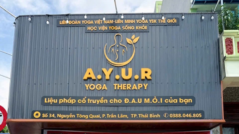 bảng hiệu yoga