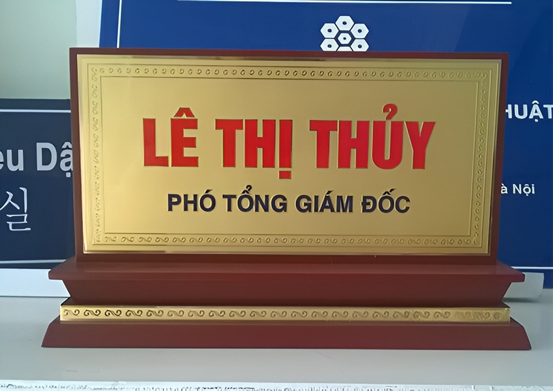 Bảng tên giám đốc