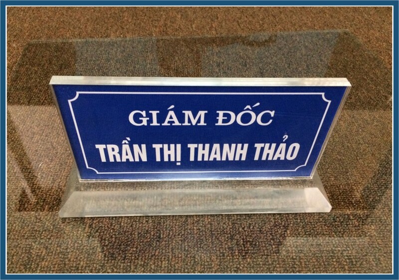 Bảng tên giám đốc