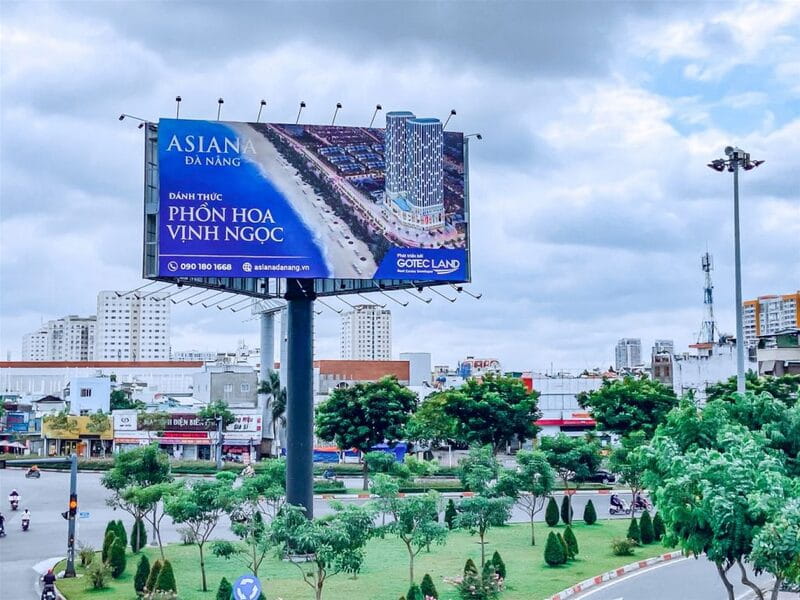 Biển quảng cáo cỡ lớn