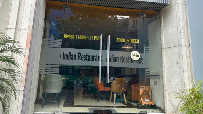 in decal dán kính quảng cáo