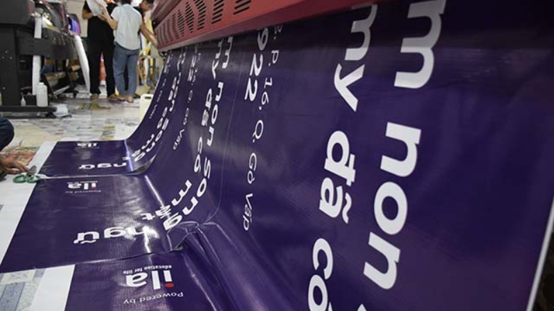 Những yếu tố ảnh hưởng đến giá bạt hiflex 2 da