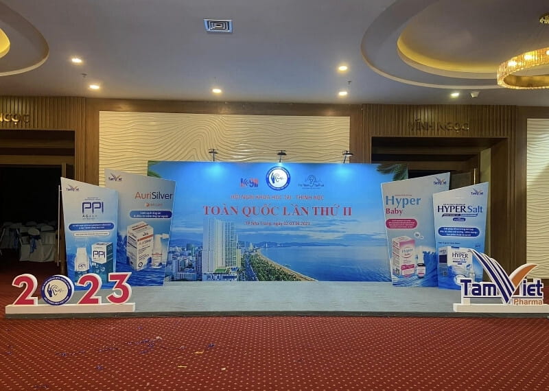 Phân biệt Poster, Banner, Standee Và Backdrop