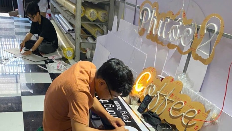 xưởng gia công quảng cáo