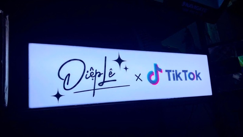 xưởng gia công quảng cáo