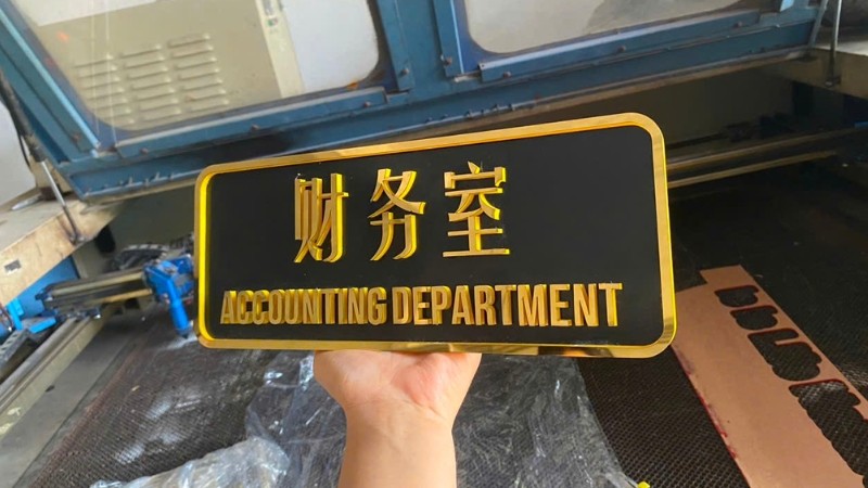 xưởng gia công quảng cáo